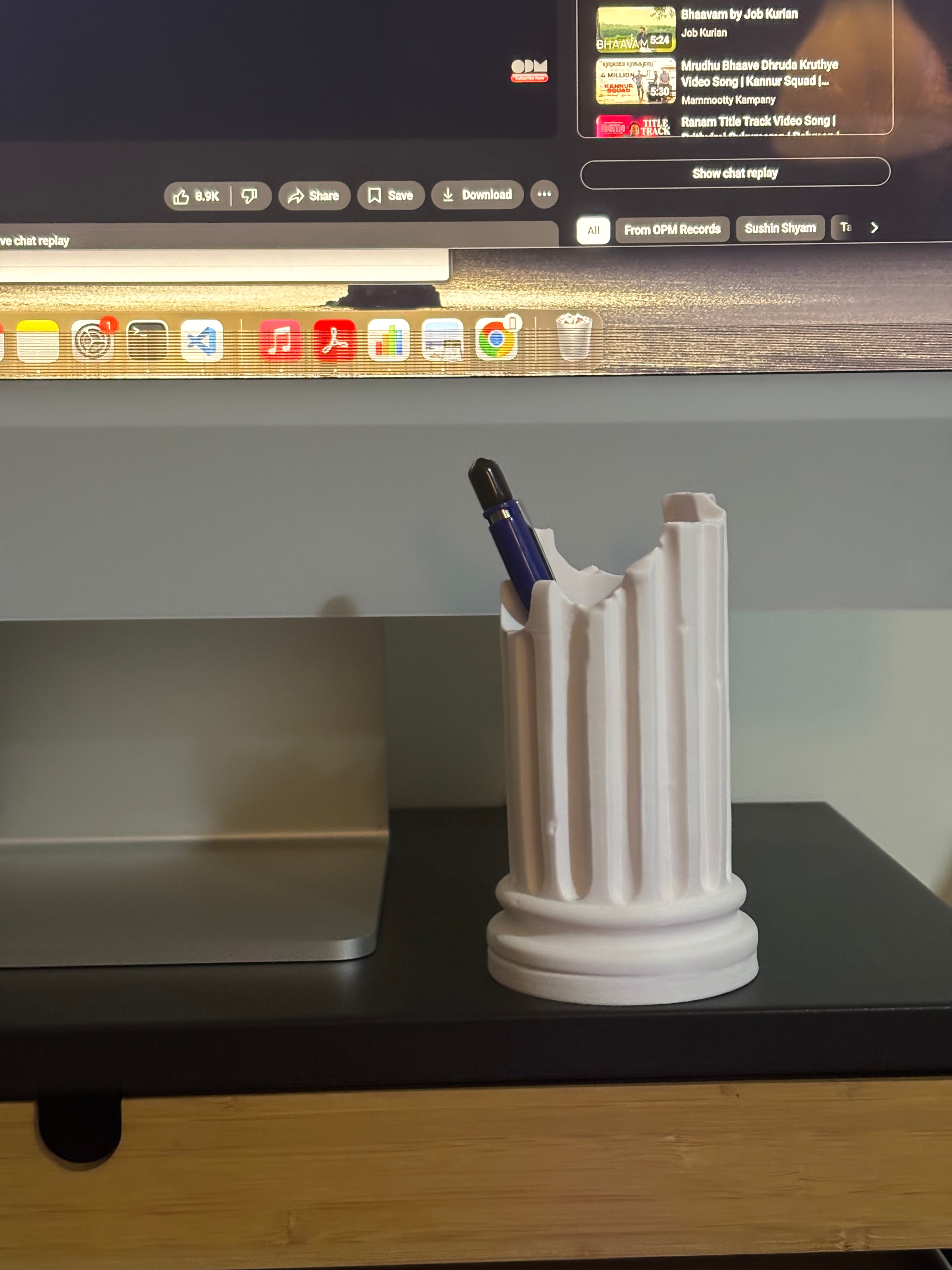 Broken Roman Pillar Desk Organizer – Aesthetic Pen Holder